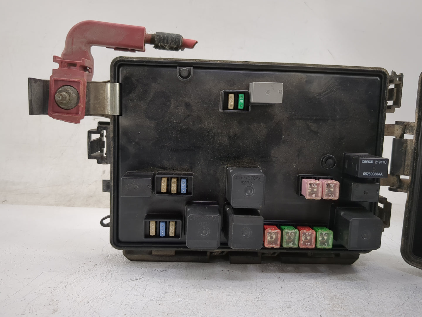 2009-2010 Dodge Charger Fusebox Fuse Box Panel Relay Module P/N:P04692170AH Fits Fits 2009 2010 OEM Used Auto Parts - Oemuse