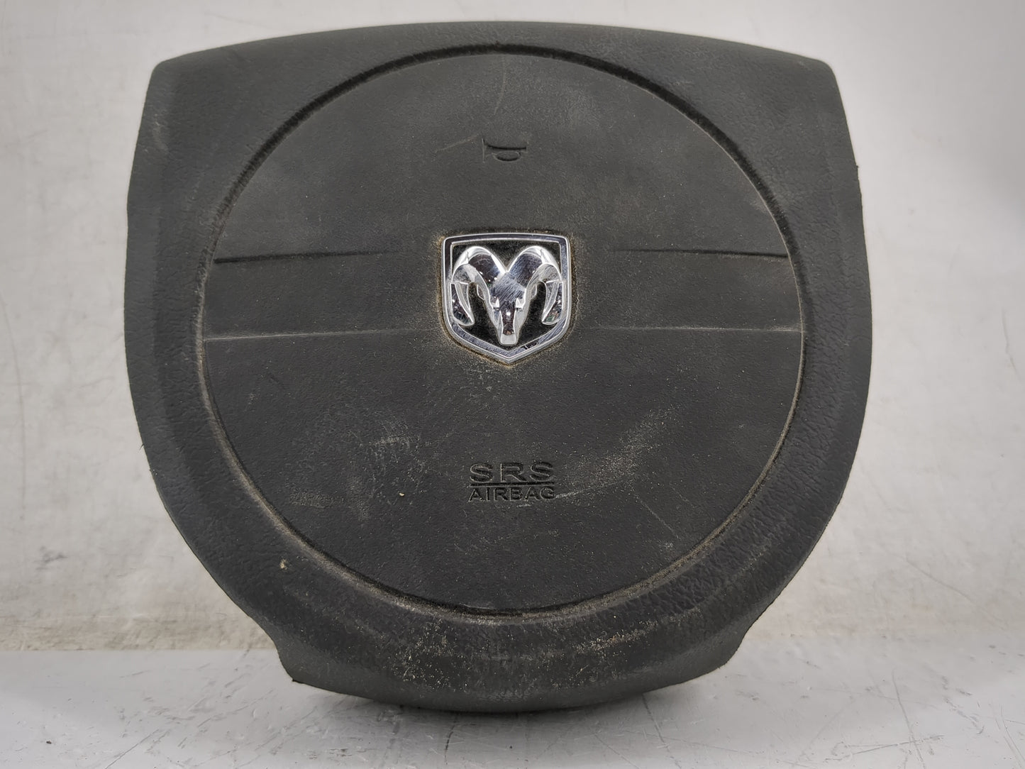 2008-2010 Dodge Charger Air Bag Driver Left Steering Wheel Mounted P/N:PCBXZP812AA Fits Fits 2008 2009 2010 2011 OEM Used Au