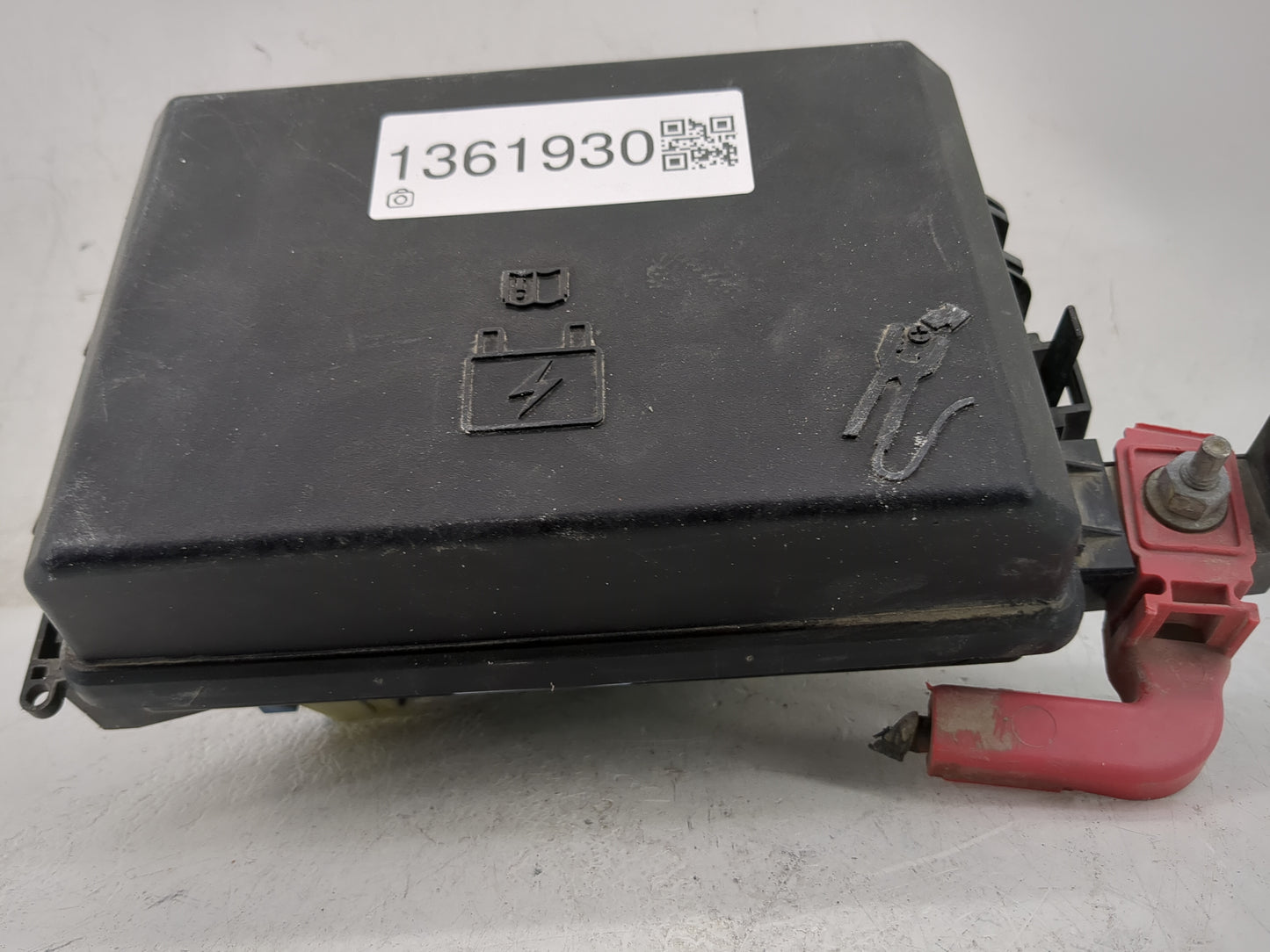 2009-2010 Dodge Charger Fusebox Fuse Box Panel Relay Module P/N:P04692170AH Fits Fits 2009 2010 OEM Used Auto Parts - Oemuse