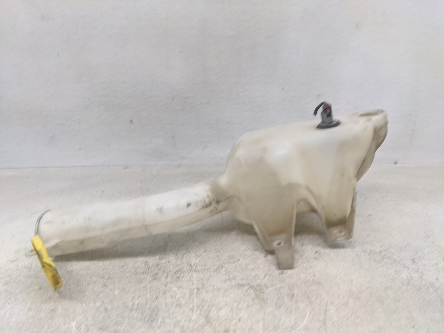 2006-2010 Dodge Charger Windshield Washer Fluid Reservoir Bottle Oem - Oemusedautoparts1.com