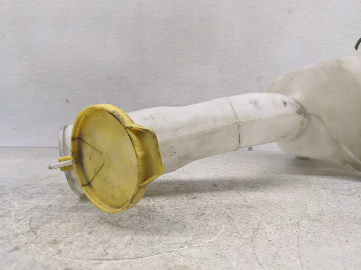 2006-2010 Dodge Charger Windshield Washer Fluid Reservoir Bottle Oem - Oemusedautoparts1.com