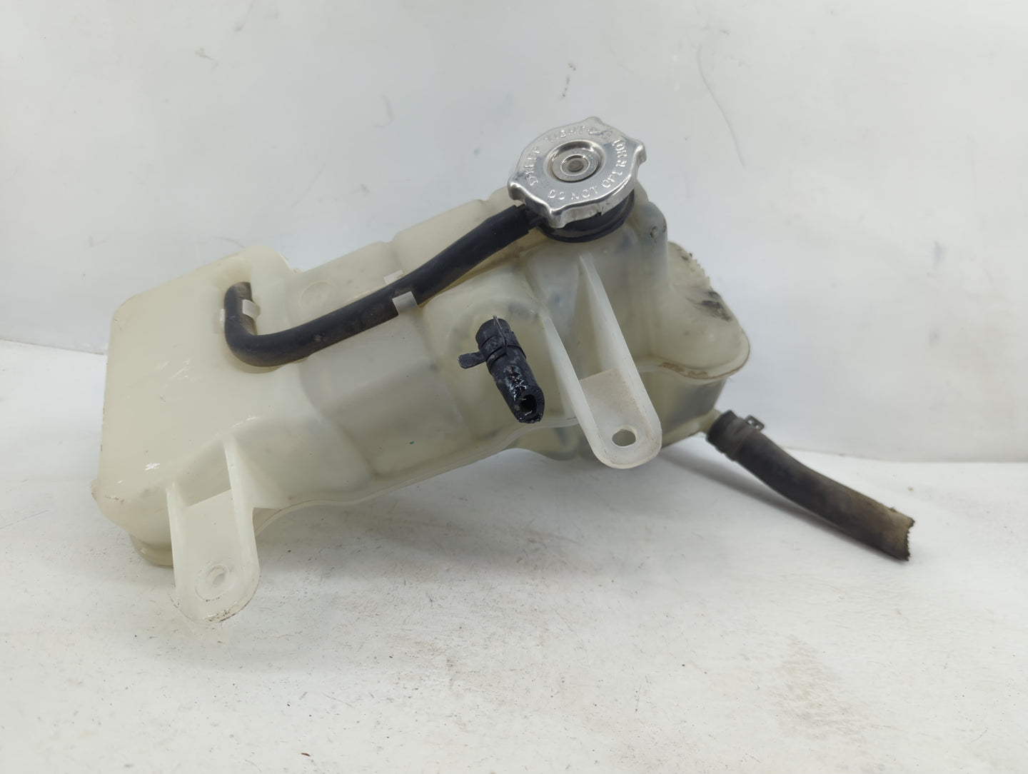 2006-2010 Dodge Charger Radiator Coolant Overflow Expansion Tank Bottle 1367088 - Oemusedautoparts1.com