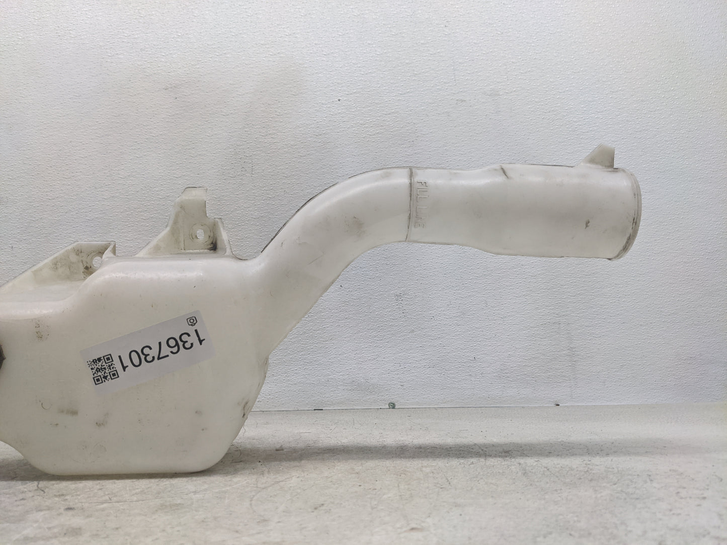 2006-2010 Dodge Charger Windshield Washer Fluid Reservoir Bottle Oem - Oemusedautoparts1.com