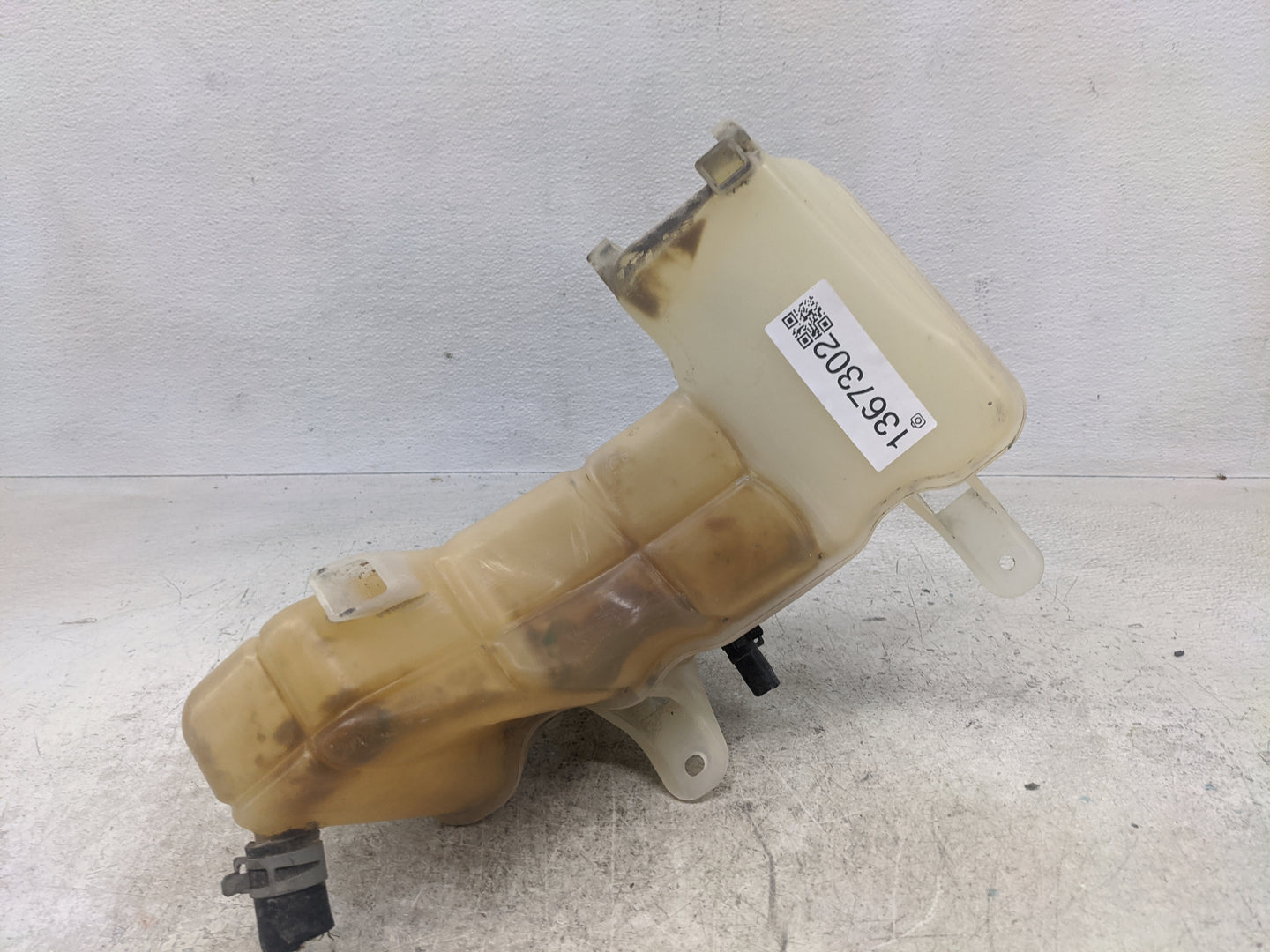 2010 Dodge Charger Windshield Washer Fluid Reservoir Bottle Oem - Oemusedautoparts1.com
