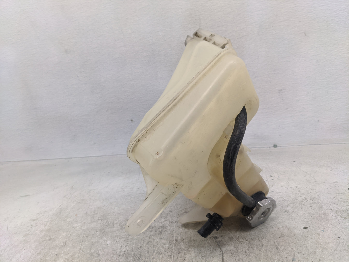 2010 Dodge Charger Windshield Washer Fluid Reservoir Bottle Oem - Oemusedautoparts1.com