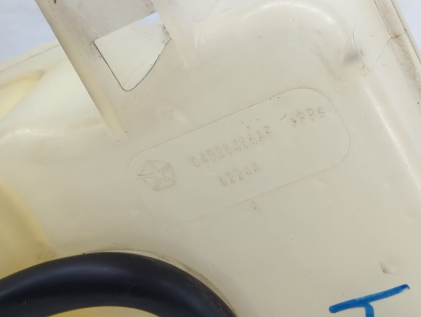 2006-2010 Dodge Charger Radiator Coolant Overflow Expansion Tank Bottle - Oemusedautoparts1.com