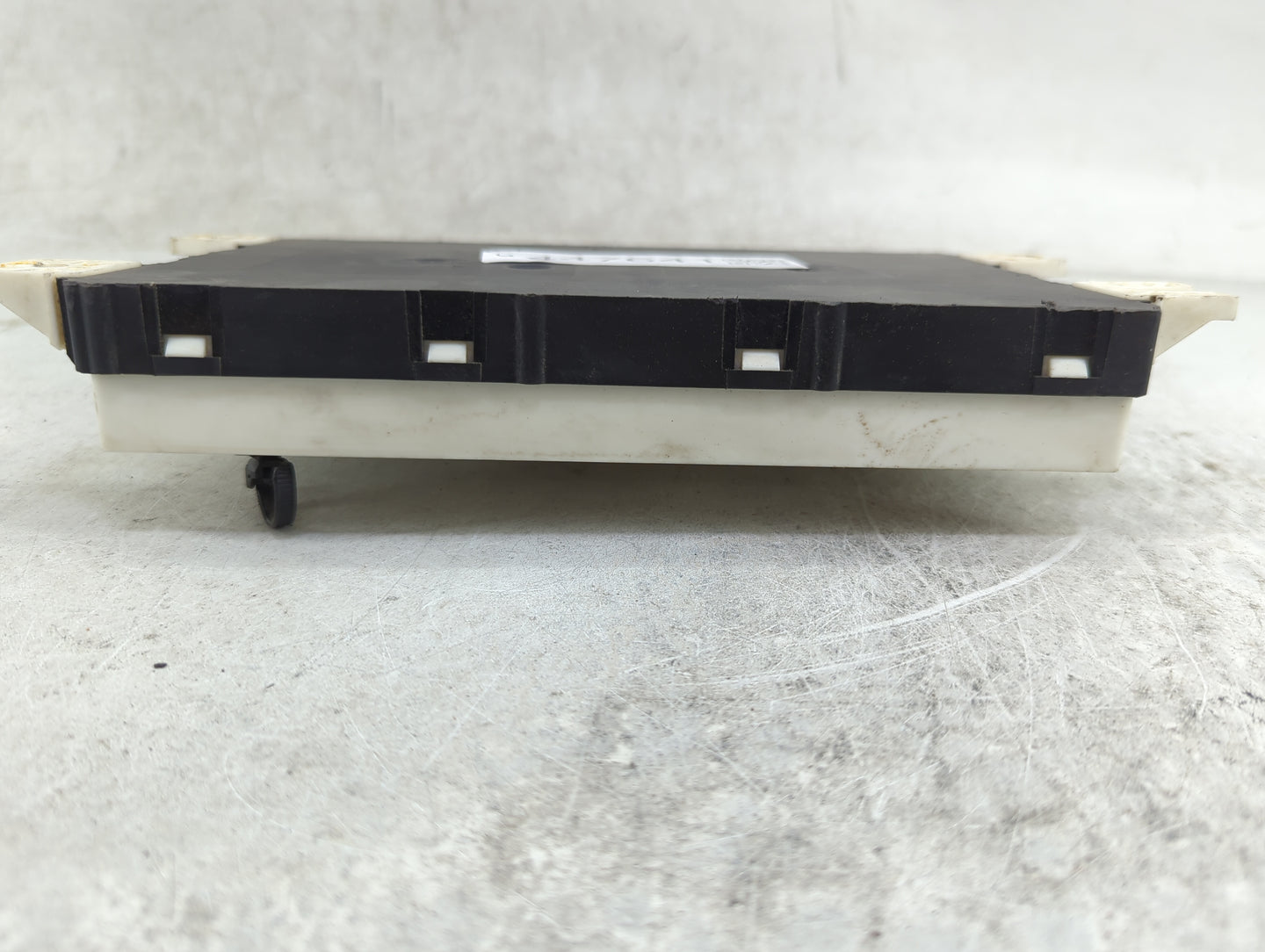 2010-2010 Dodge Charger Body Control Module Bcm Inner Cabin Fuse Box - Oemusedautoparts1.com