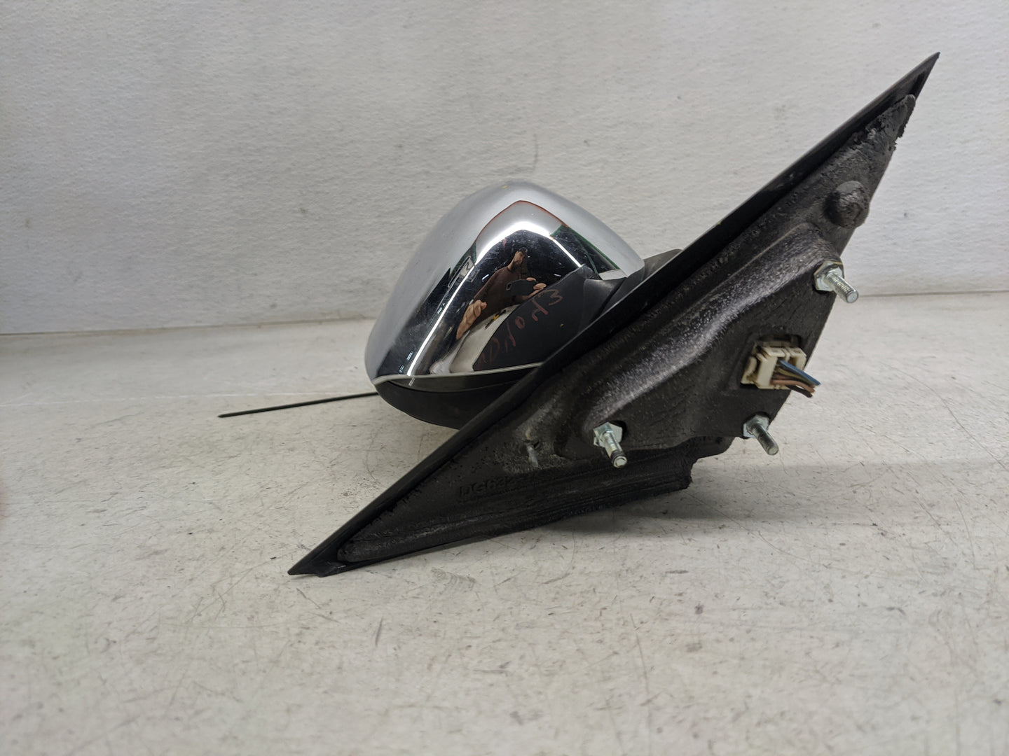 2010 Dodge Charger Driver Side View Mirror - Left Door Mirror OEM Used - Oemusedautoparts1.com