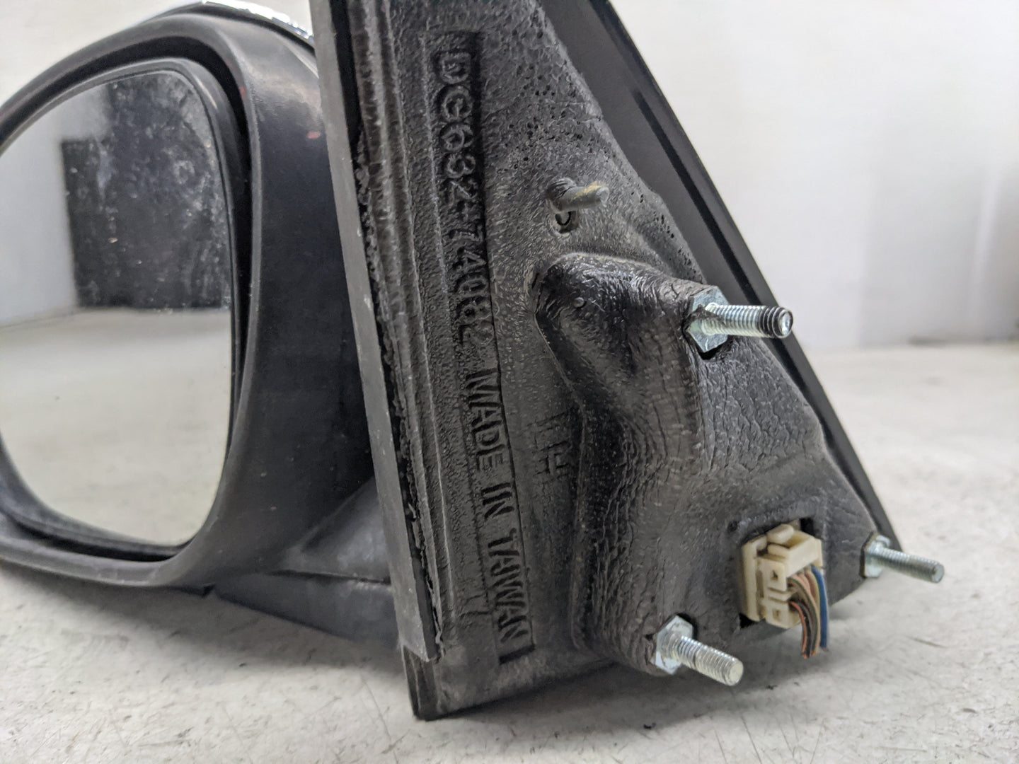 2010 Dodge Charger Driver Side View Mirror - Left Door Mirror OEM Used - Oemusedautoparts1.com