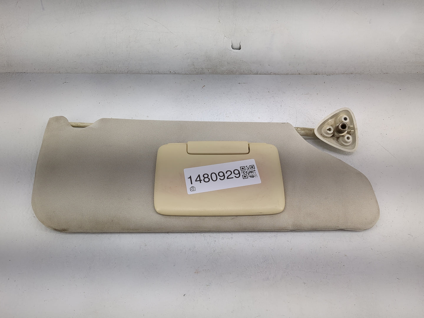 2010 Dodge Charger Sun Visor Shade Replacement Passenger Right Mirror Fits OEM Used Auto Parts - Oemusedautoparts1.com