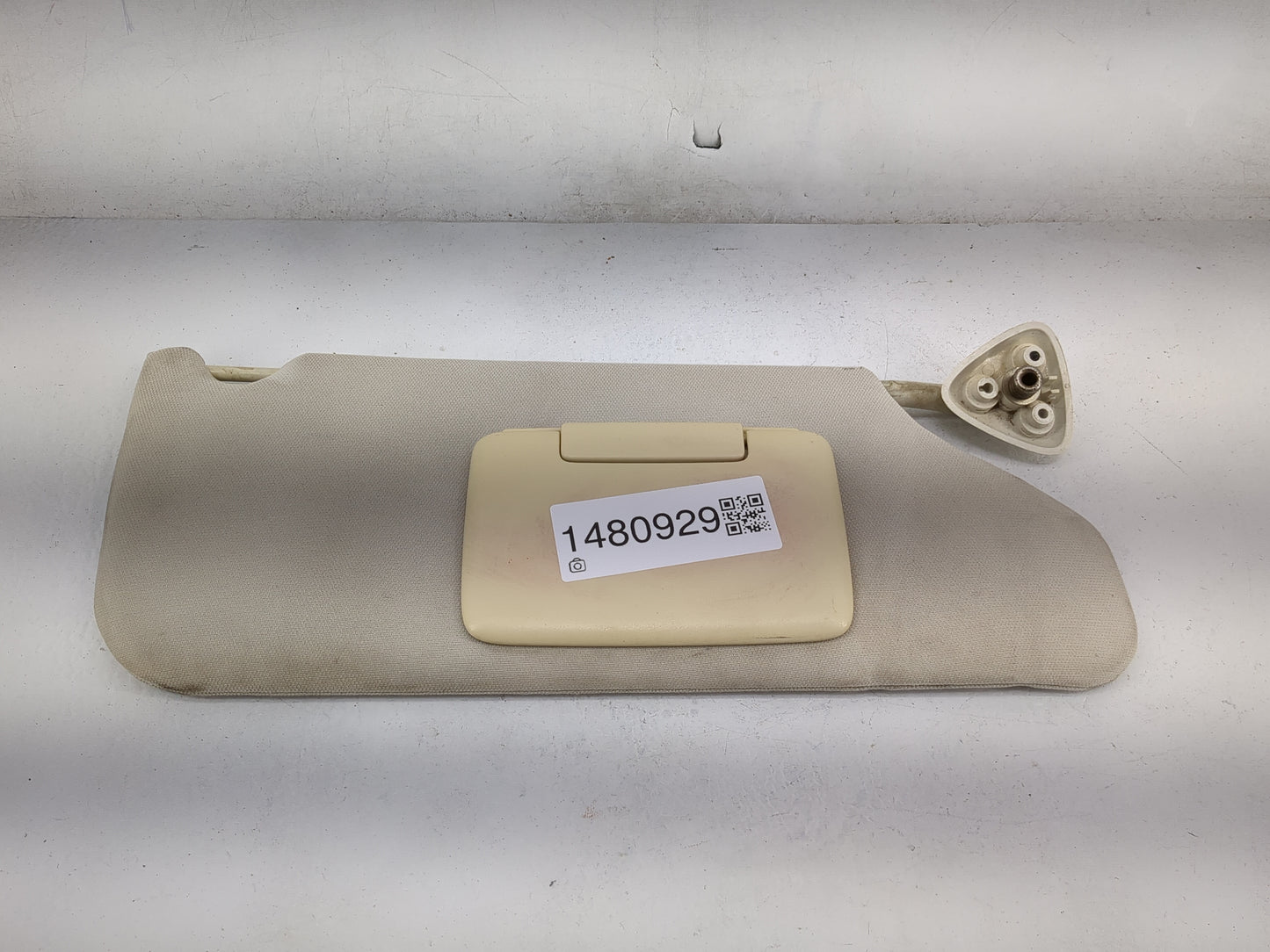 2010 Dodge Charger Sun Visor Shade Replacement Passenger Right Mirror Fits OEM Used Auto Parts - Oemusedautoparts1.com