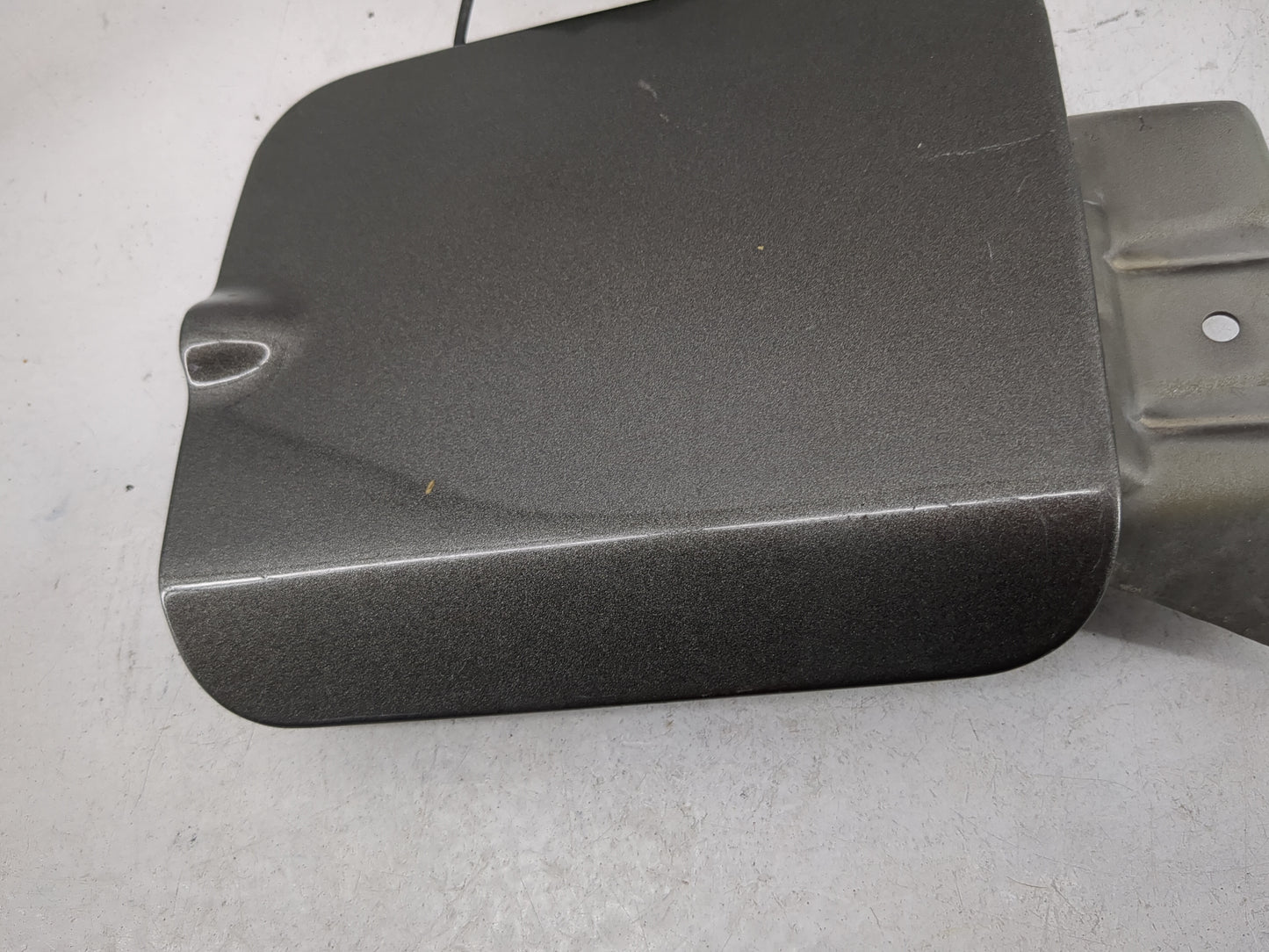 2010 Dodge Charger Fuel Tank Door Lid Gas Tank Gray - Oemusedautoparts1.com