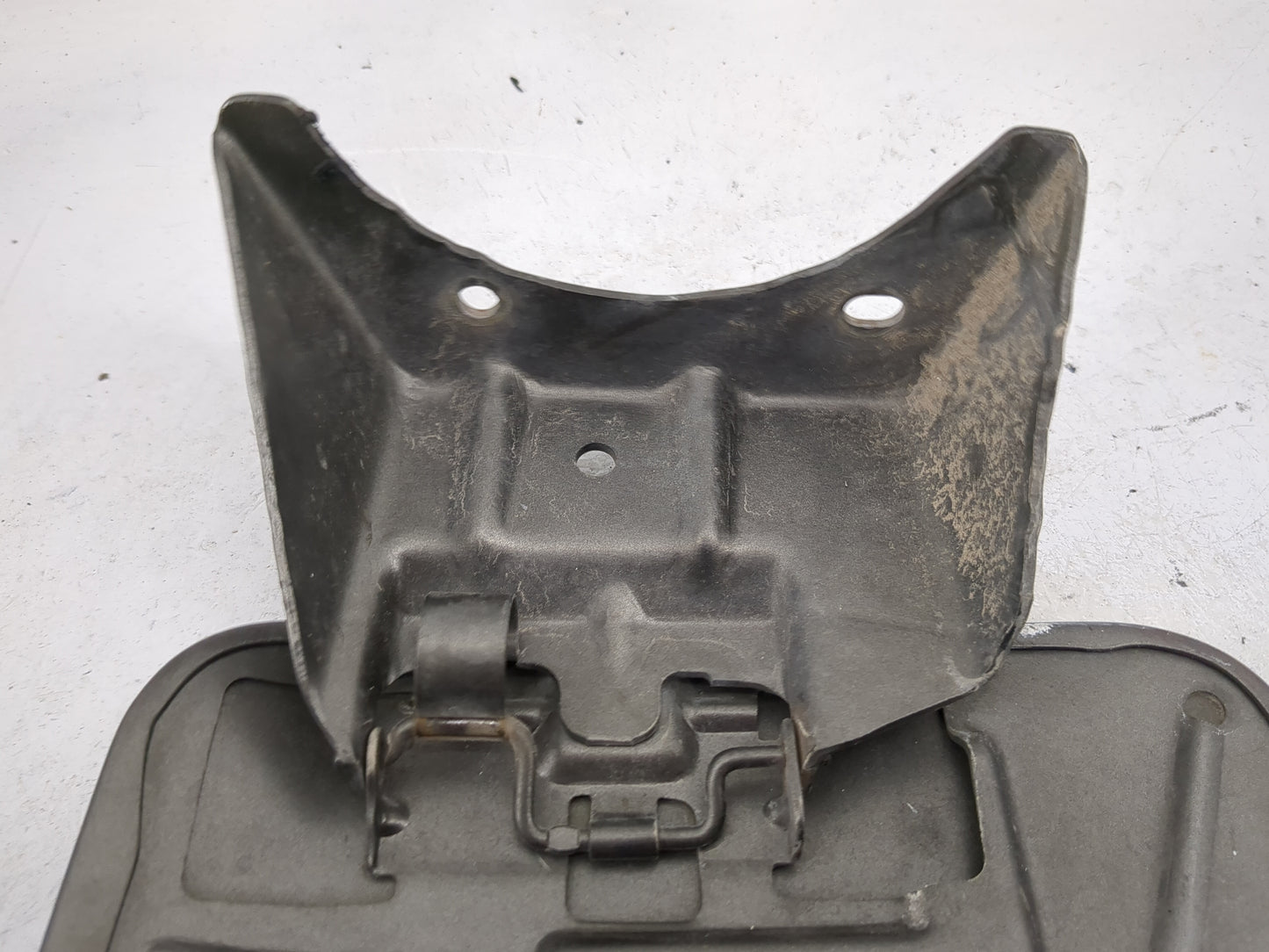 2010 Dodge Charger Fuel Tank Door Lid Gas Tank Gray - Oemusedautoparts1.com