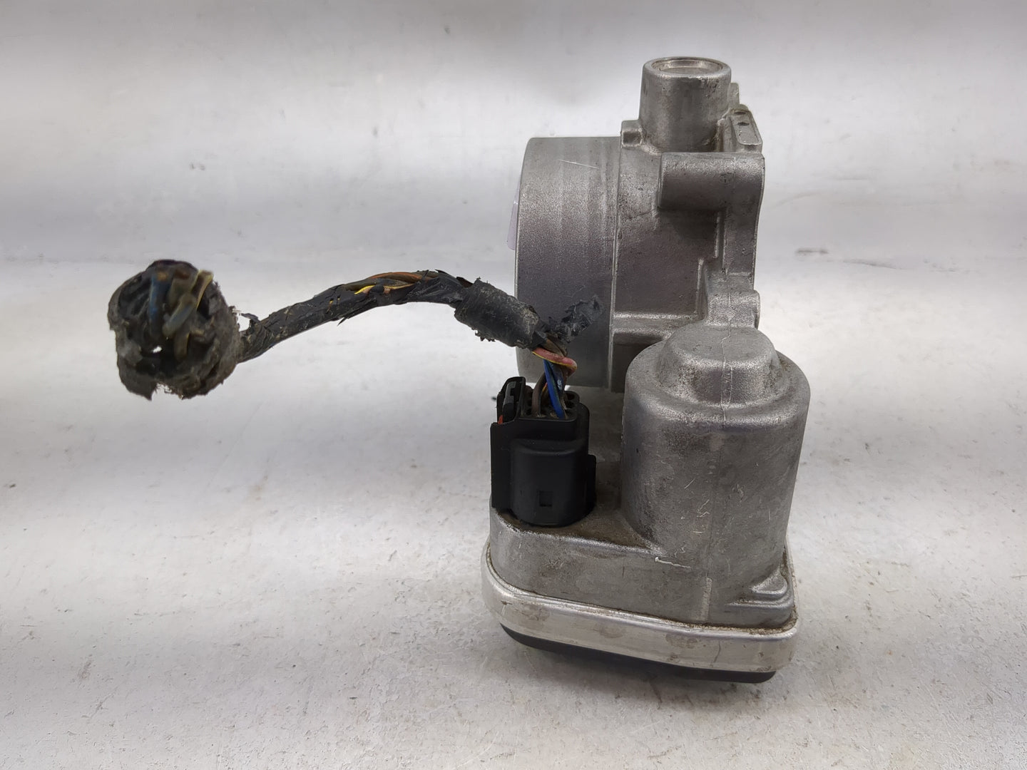 2006-2010 Dodge Charger Throttle Body P/N:A2C53099253 04861691AA Fits Fits 2006 2007 2008 2009 2010 2011 OEM Used Auto Parts