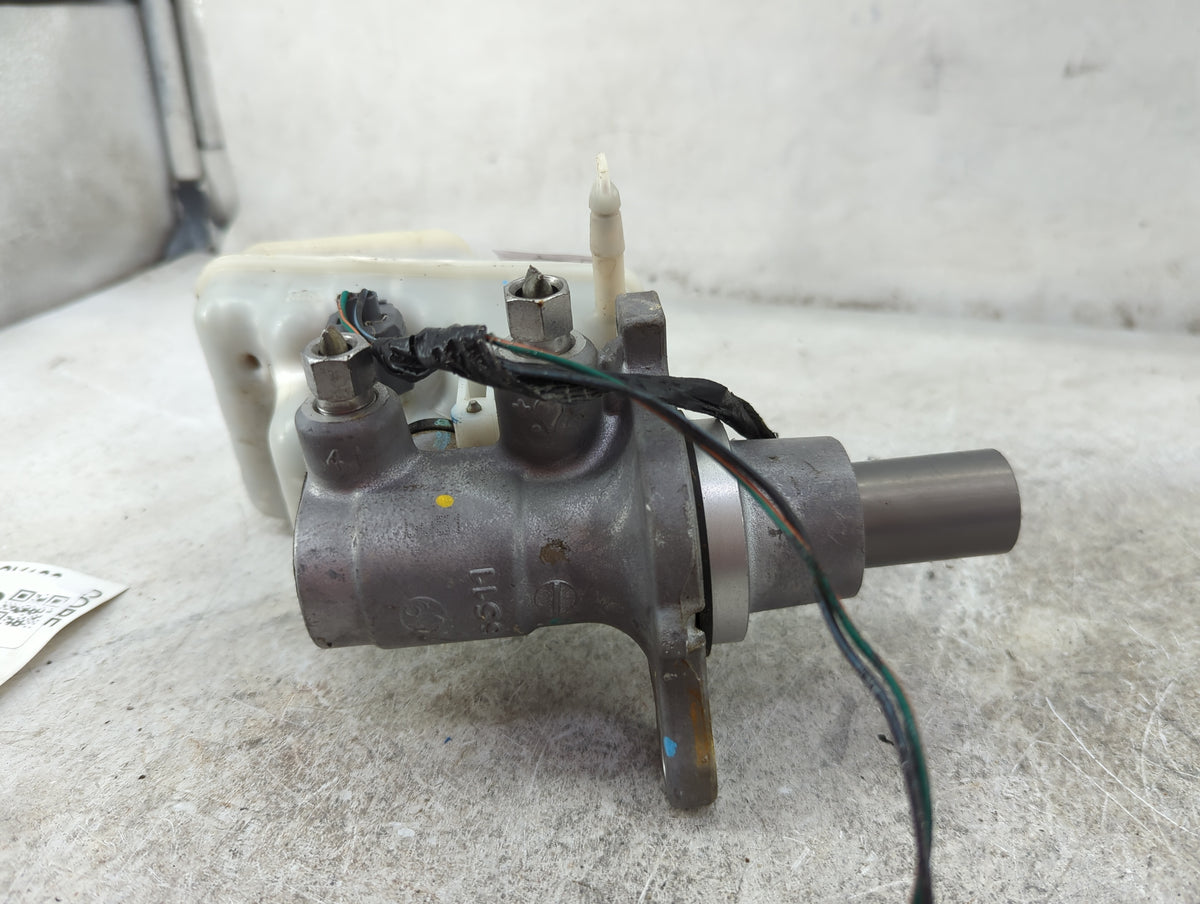 2009-2022 Dodge Charger Brake Master Cylinder 1512002 - Oemusedautoparts1.com