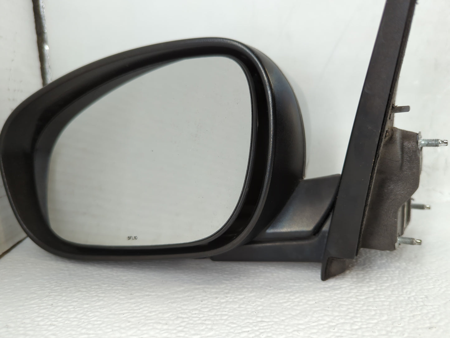 2006-2010 Dodge Charger Driver Side View Mirror - Left Door Mirror OEM Used - Oemusedautoparts1.com