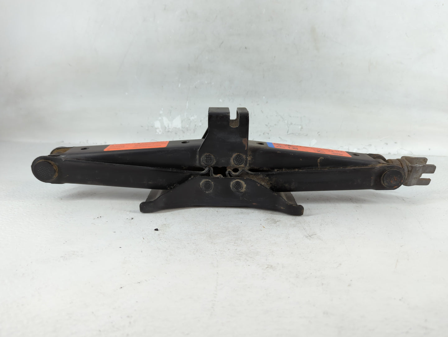 2010 Dodge Charger Spare Scissor Car Jack - Oemusedautoparts1.com
