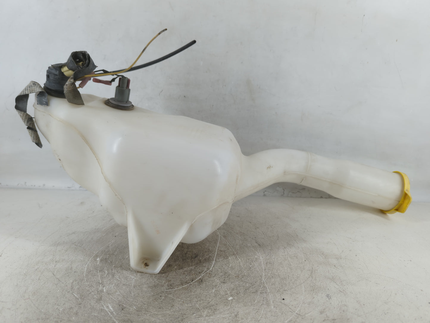 2006-2010 Dodge Charger Windshield Washer Fluid Reservoir Bottle Oem - Oemusedautoparts1.com