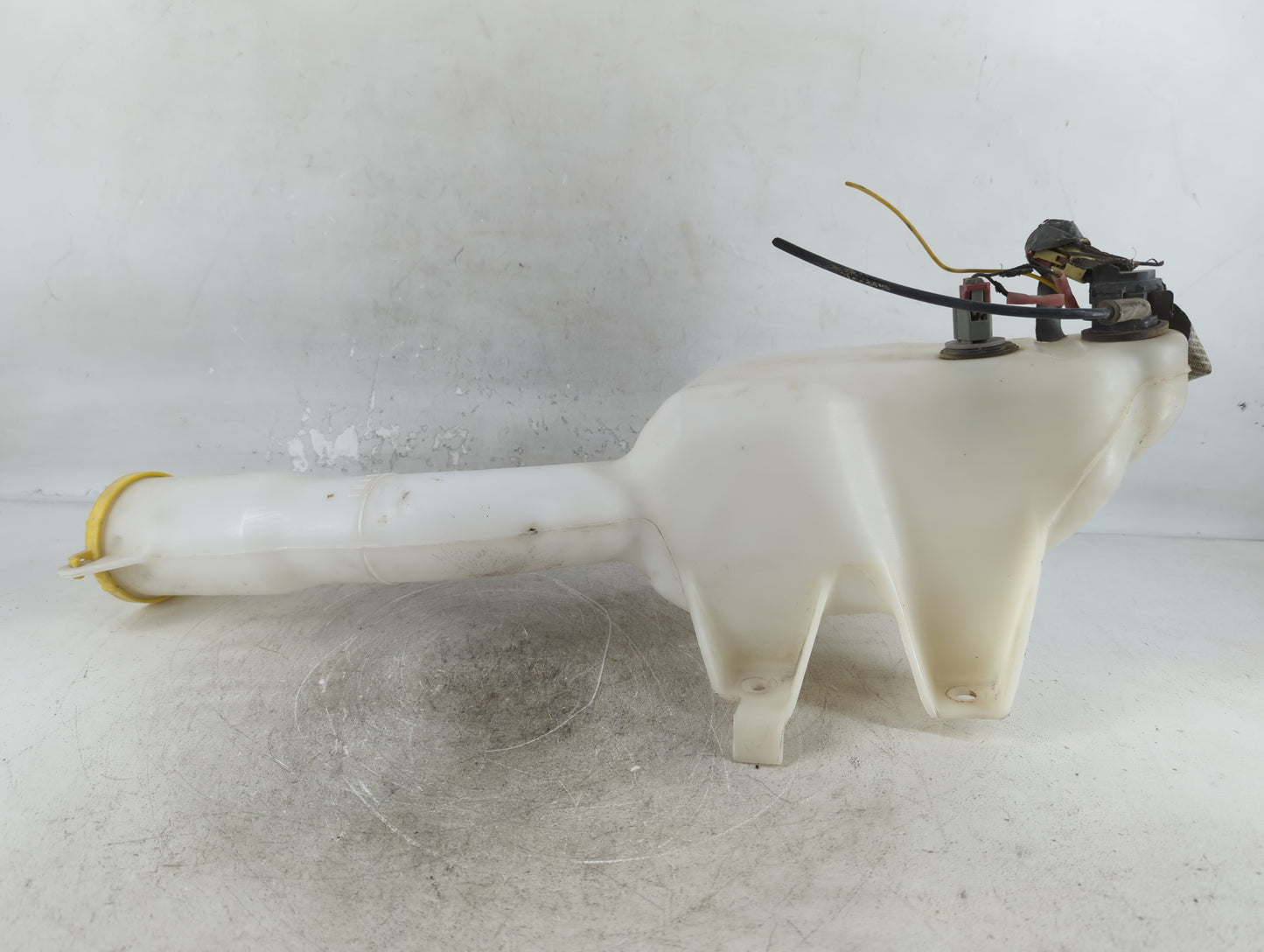 2006-2010 Dodge Charger Windshield Washer Fluid Reservoir Bottle Oem - Oemusedautoparts1.com