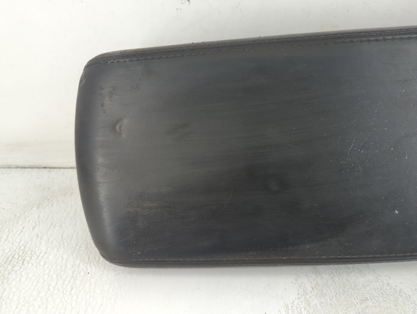 2008-2010 Dodge Charger Center Console Armrest Cover Lid P/N:1163250DX9AB Fits Fits 2008 2009 2010 OEM Used Auto Parts - Oem