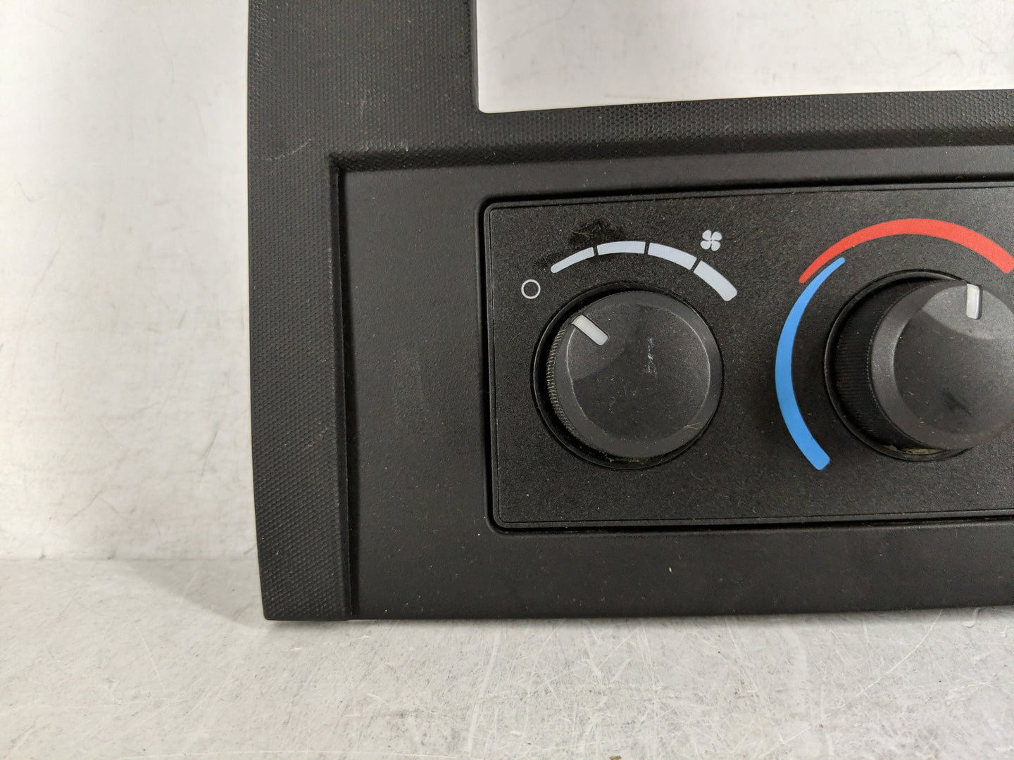 2008-2011 Dodge Dakota Climate Control Module Temperature AC/Heater Replacement P/N:1CZ78DX9AA Fits Fits 2008 2009 2010 2011