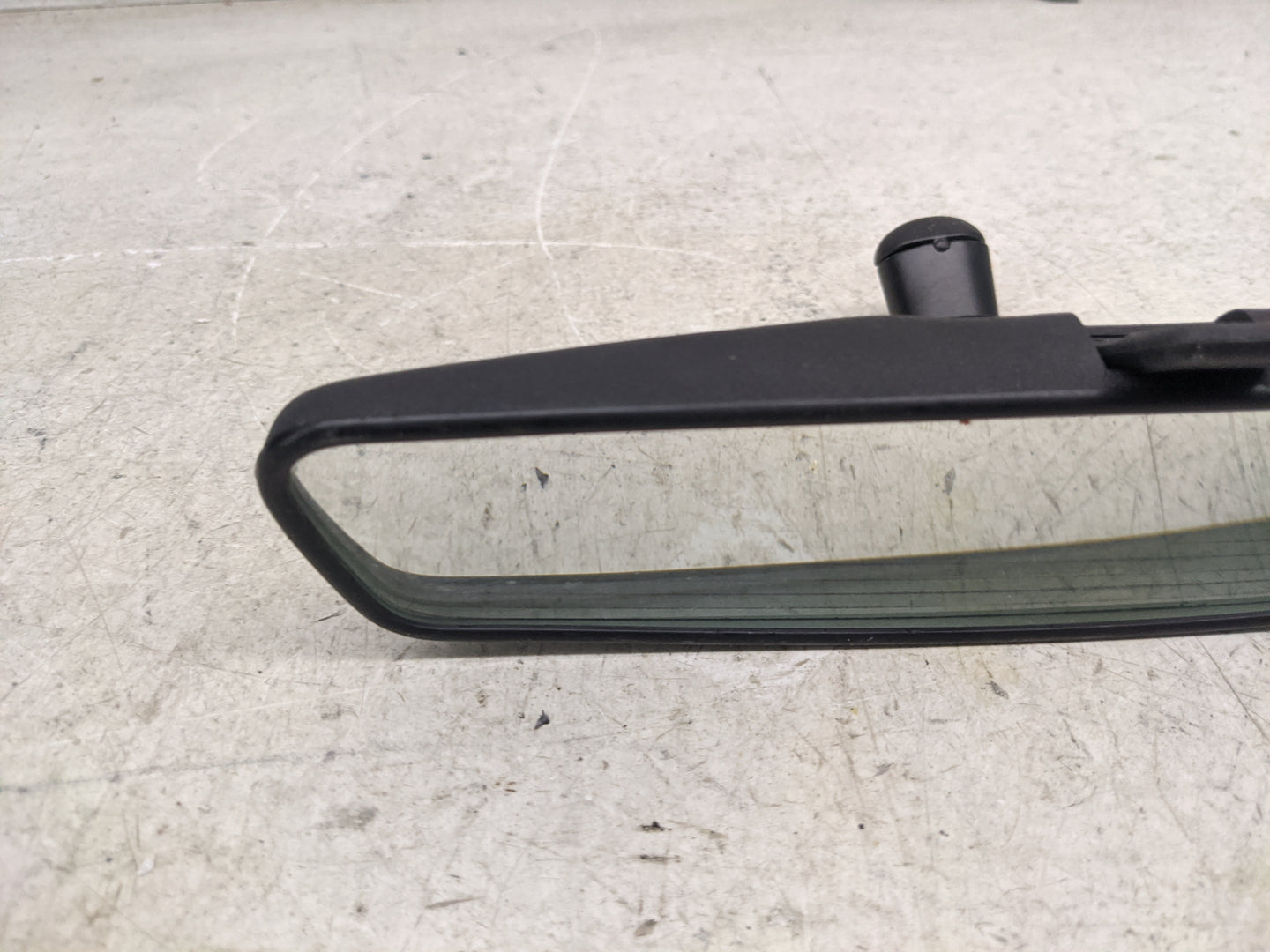 2010 Dodge Dakota Interior Rear View Mirror Replacement OEM P/N:E4 011088 Fits OEM Used Auto Parts - Oemusedautoparts1.com
