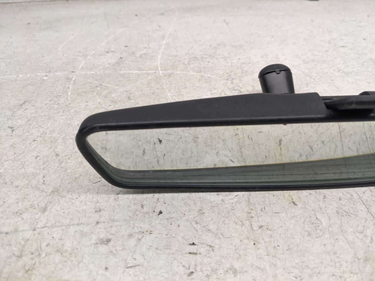 2010 Dodge Dakota Interior Rear View Mirror Replacement OEM P/N:E4 011088 Fits OEM Used Auto Parts - Oemusedautoparts1.com