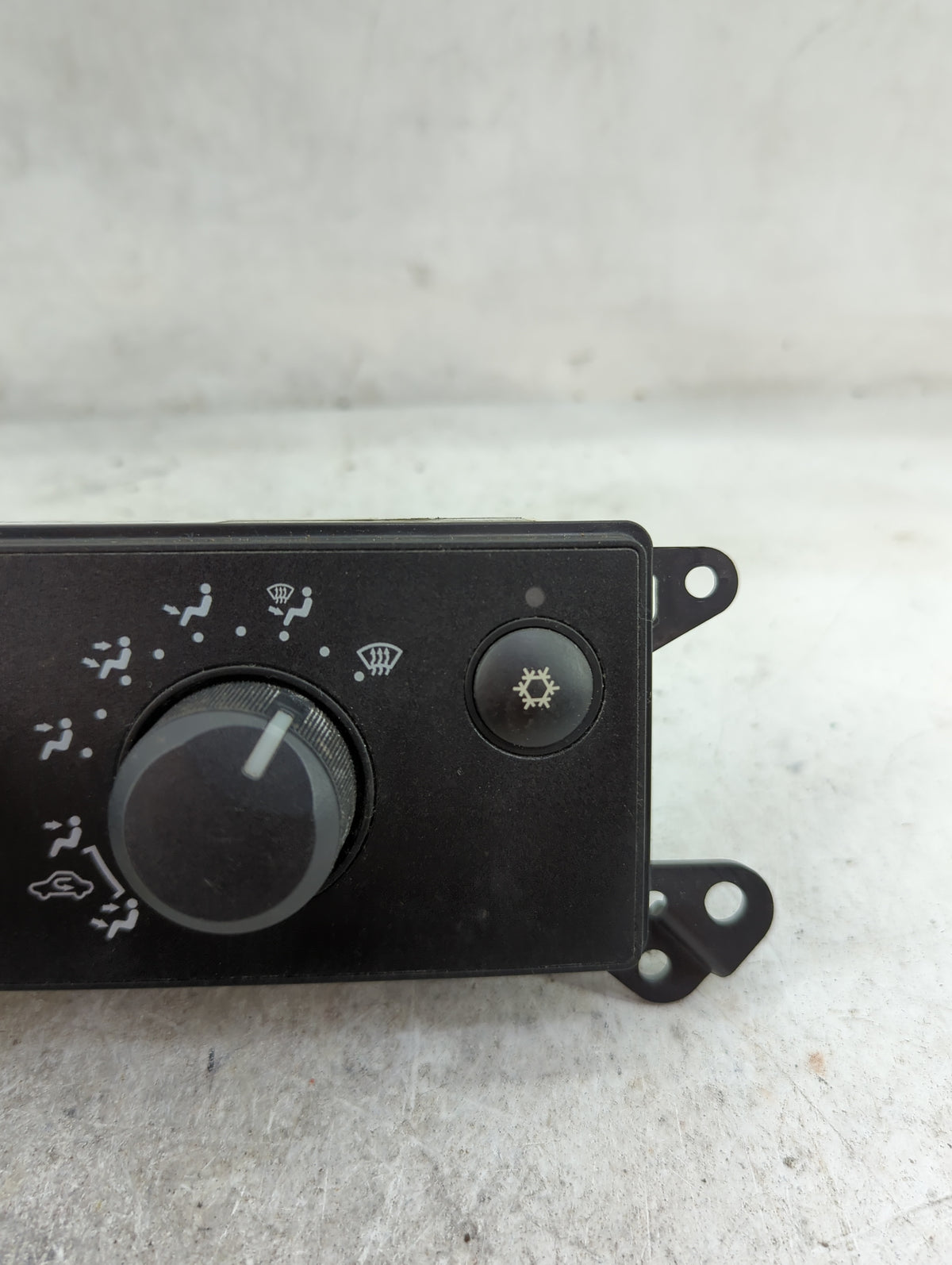 2008-2011 Dodge Dakota Climate Control Module Temperature AC/Heater Replacement P/N:P55057078AB Fits Fits 2008 2009 2010 201
