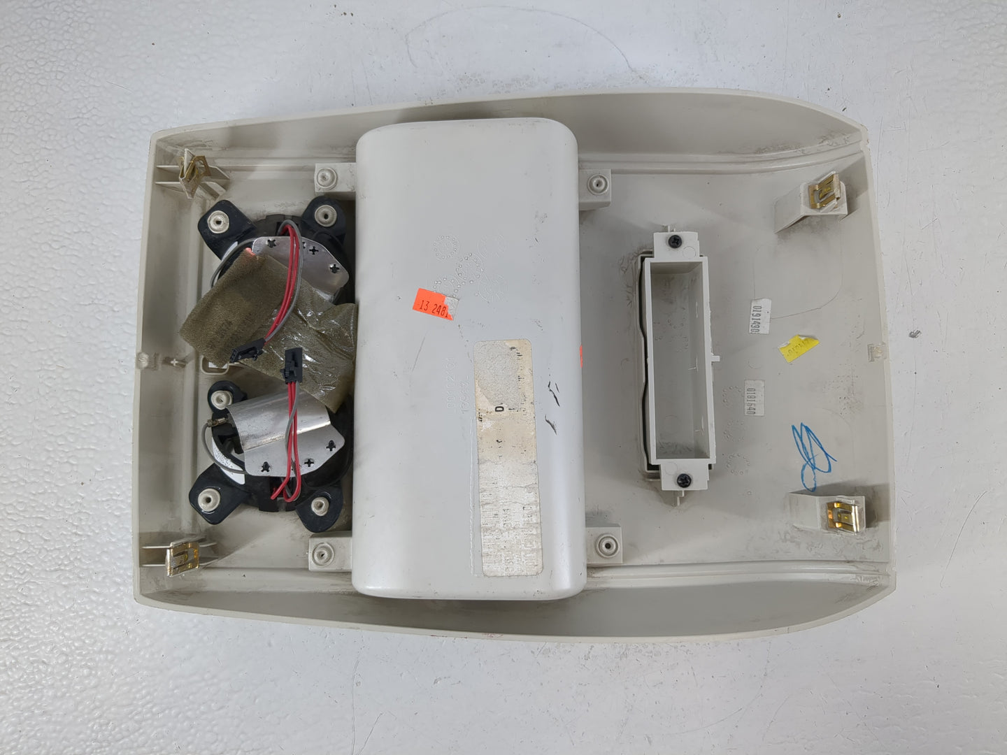 2008-2010 Dodge Grand Caravan Overhead Roof Console Interior Dome Light - Oemusedautoparts1.com