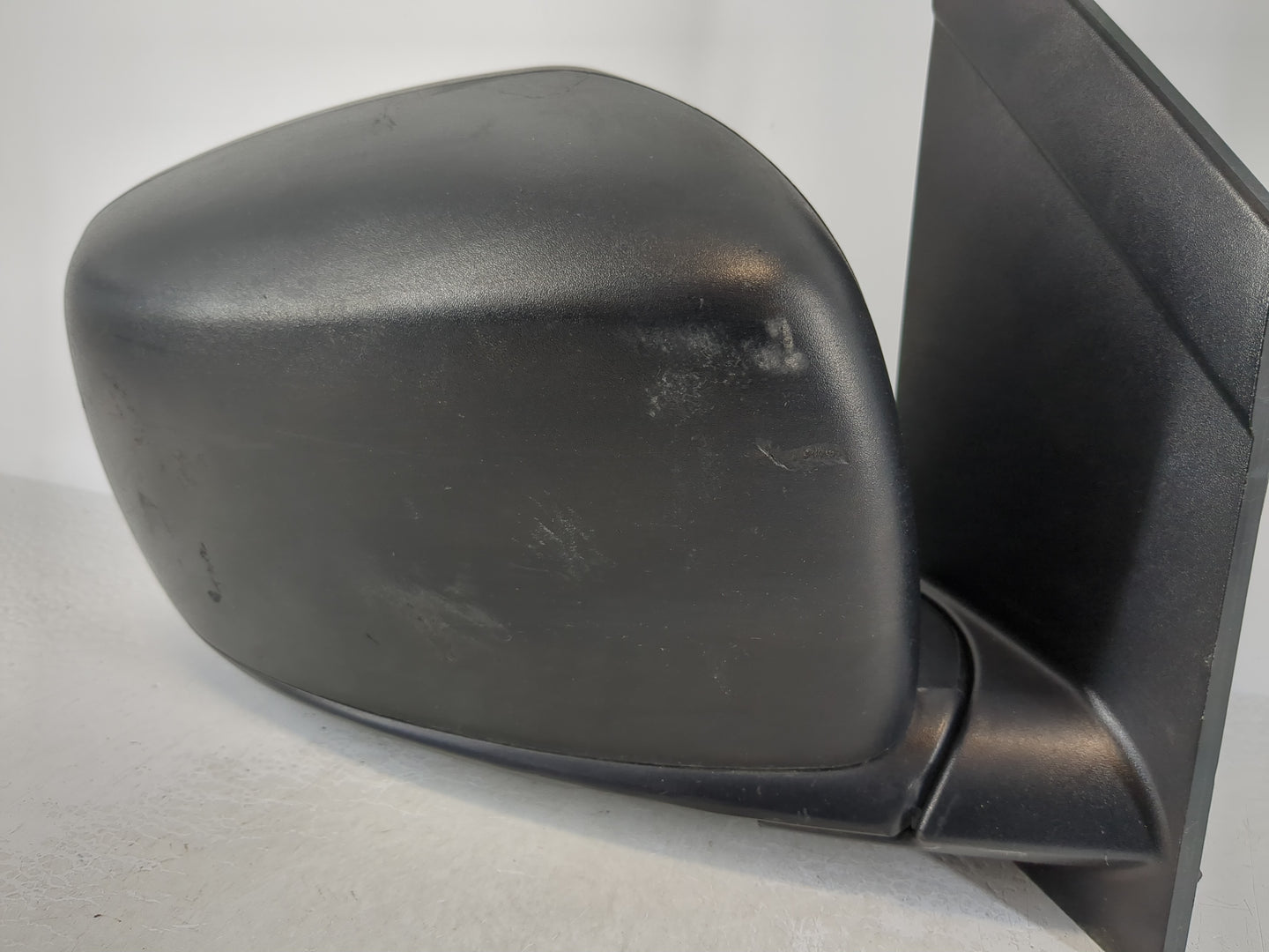 2008 Dodge Grand Caravan Passenger Right Side View Manual Door Mirror - Oemusedautoparts1.com