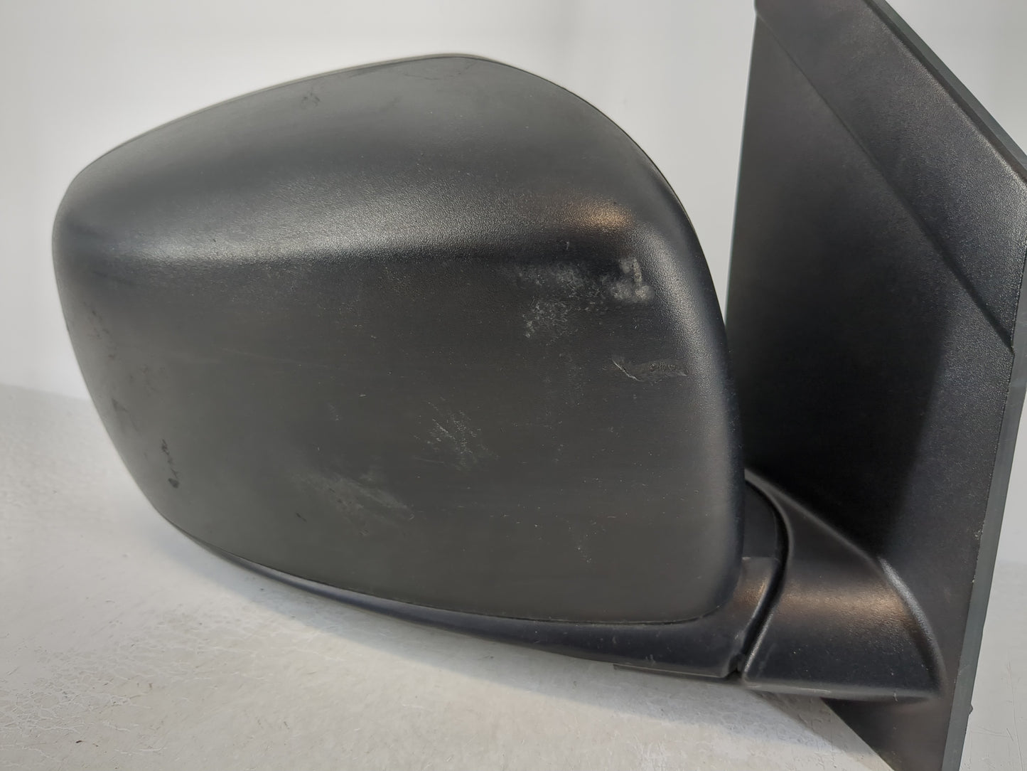 2008 Dodge Grand Caravan Passenger Right Side View Manual Door Mirror - Oemusedautoparts1.com
