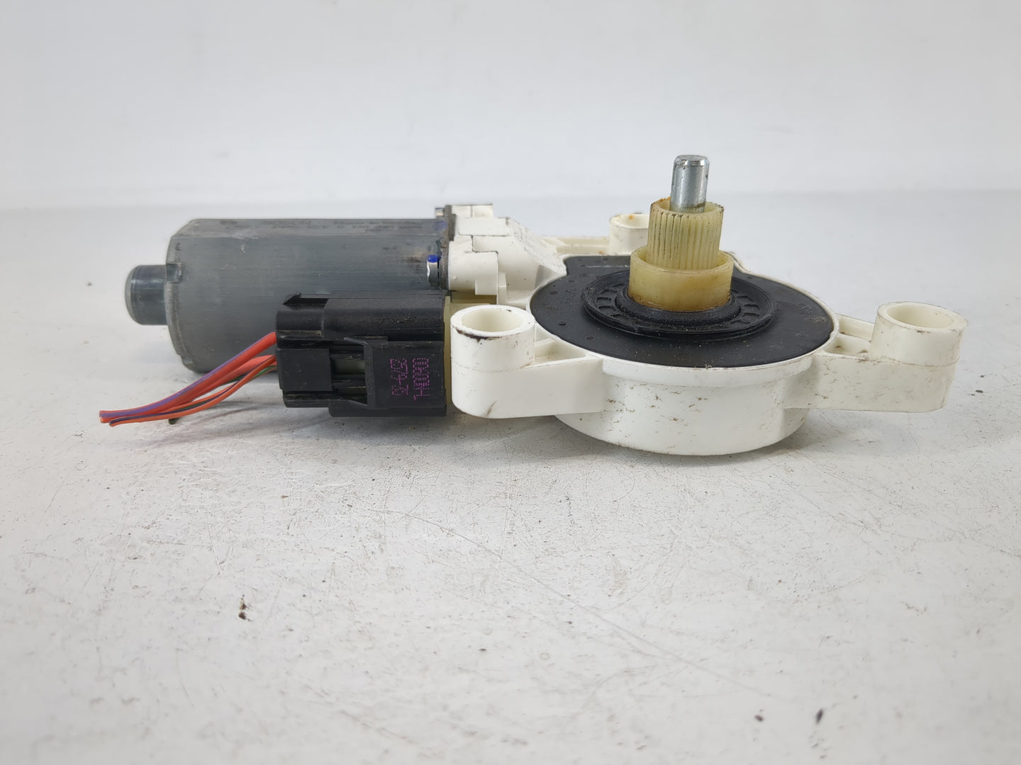 2010 Dodge Grand Caravan Passenger Front Right Power Window Motor - Oemusedautoparts1.com
