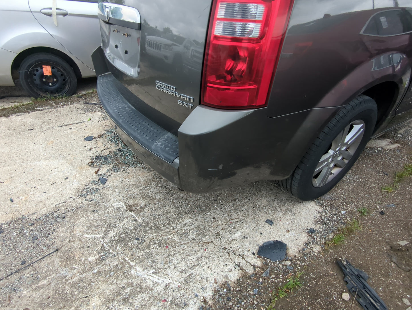 2008-2010 Dodge Grand Caravan Rear Bumper Assembly Oem - Oemusedautoparts1.com