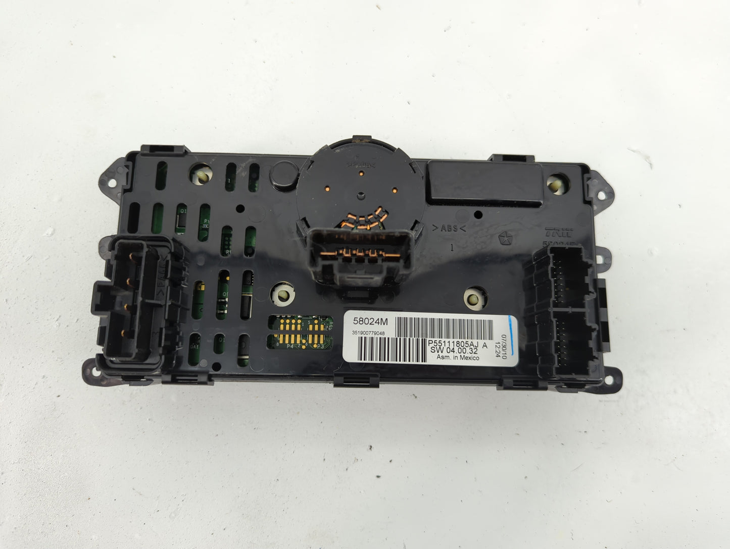 2010 Dodge Grand Caravan Climate Control Module Temperature AC/Heater Replacement P/N:P55111805AJ A Fits OEM Used Auto Parts