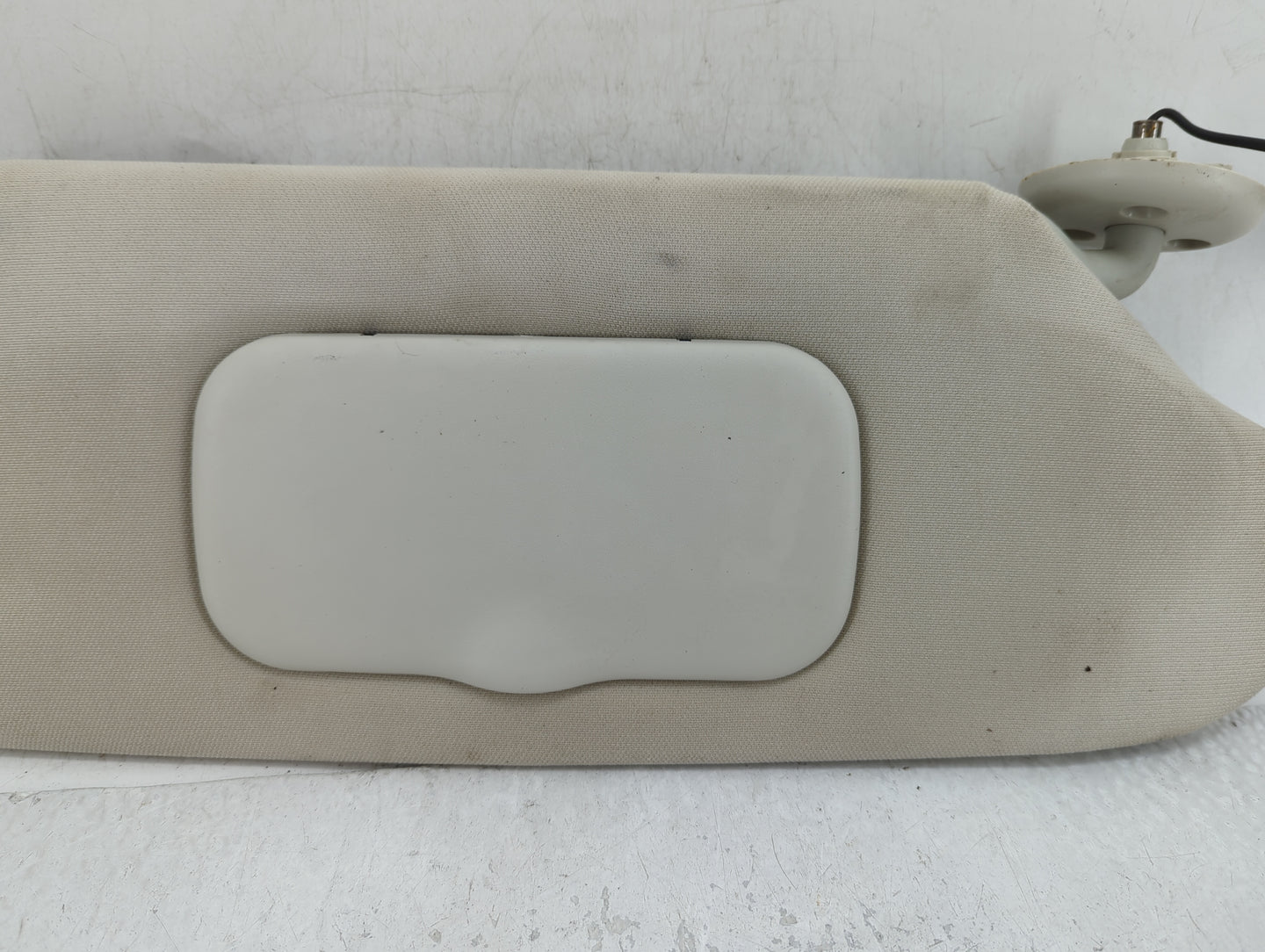 2008-2010 Dodge Grand Caravan Sun Visor Shade Replacement Passenger Right Mirror Fits Fits 2008 2009 2010 OEM Used Auto Part