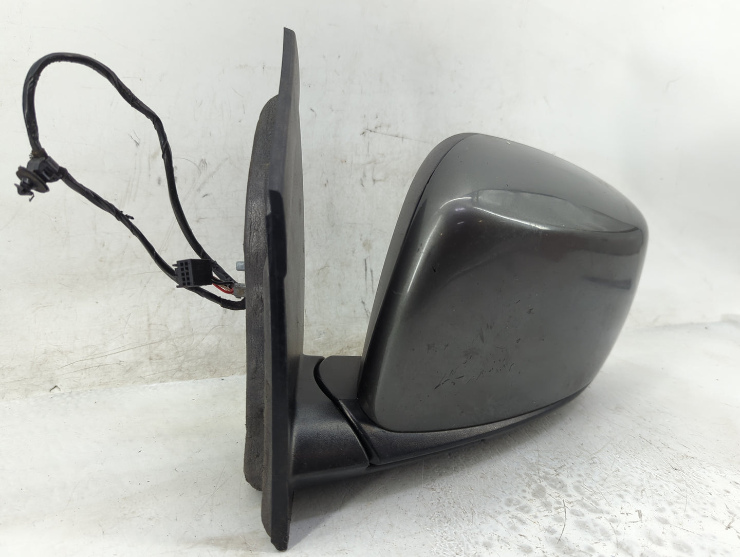 2008-2010 Dodge Grand Caravan Driver Side View Mirror - Left Door Mirror OEM Used - Oemusedautoparts1.com