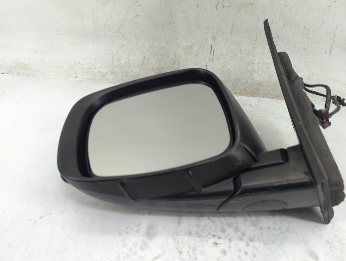 2008-2010 Dodge Grand Caravan Driver Side View Mirror - Left Door Mirror OEM Used - Oemusedautoparts1.com