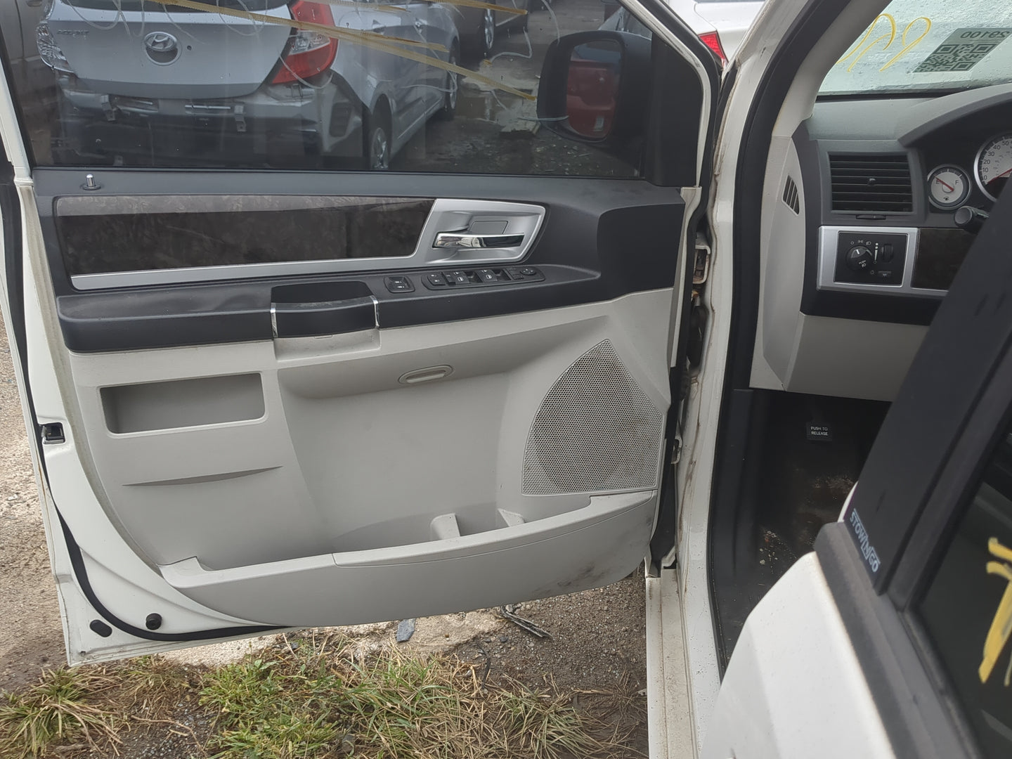 2010 Dodge Grand Caravan Front Left Driver Interior Door Panel Trim - Oemusedautoparts1.com