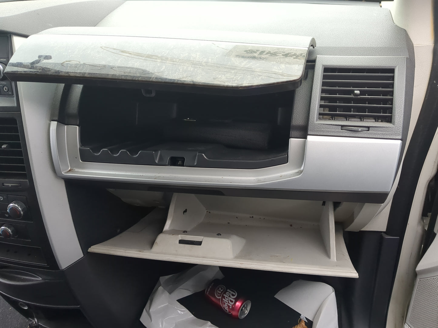 2010 Dodge Grand Caravan Passenger Glove Box Door Storage Compartment - Oemusedautoparts1.com