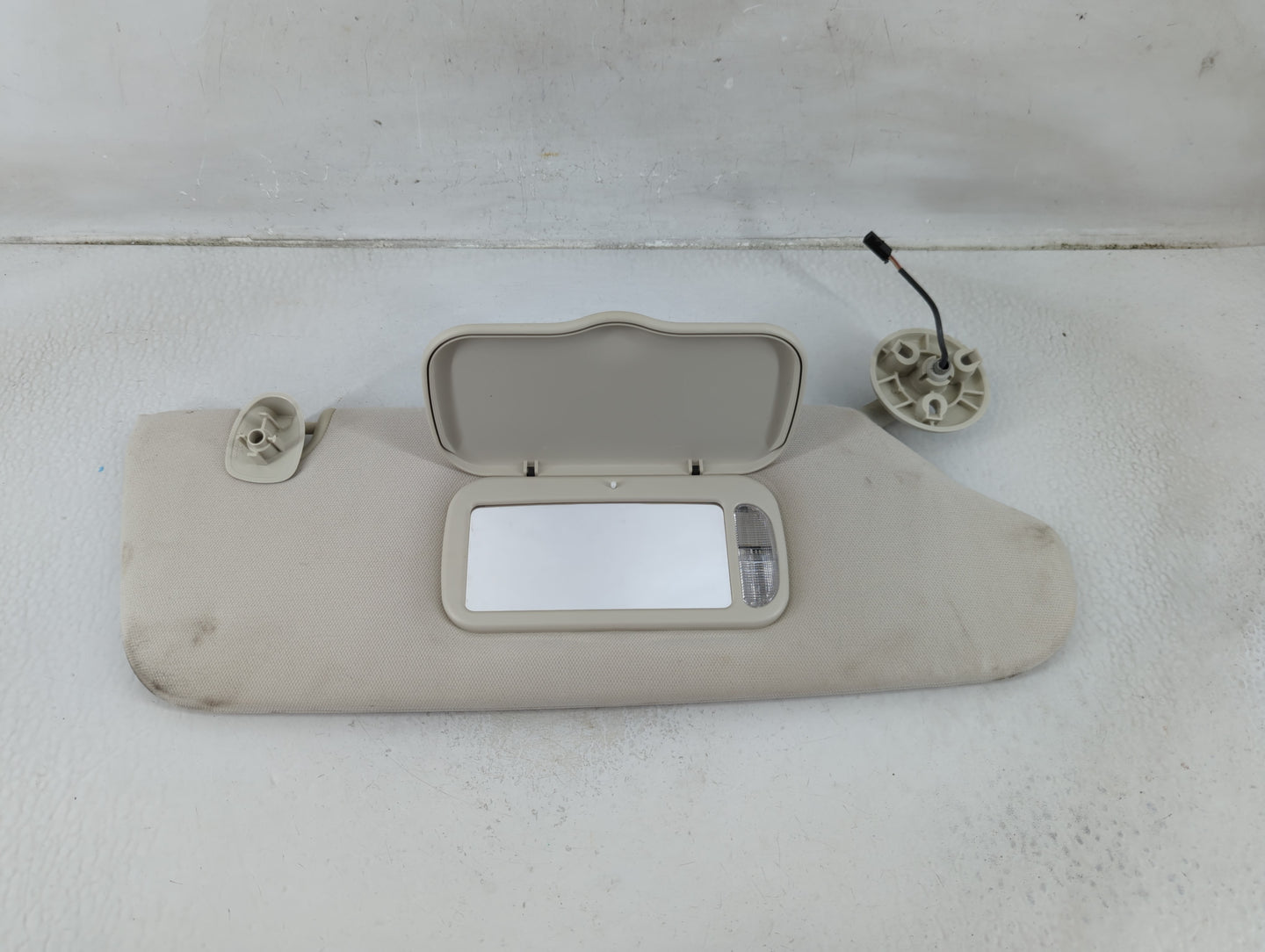 2008-2010 Dodge Grand Caravan Sun Visor Shade Replacement Passenger Right Mirror Fits Fits 2008 2009 2010 OEM Used Auto Part