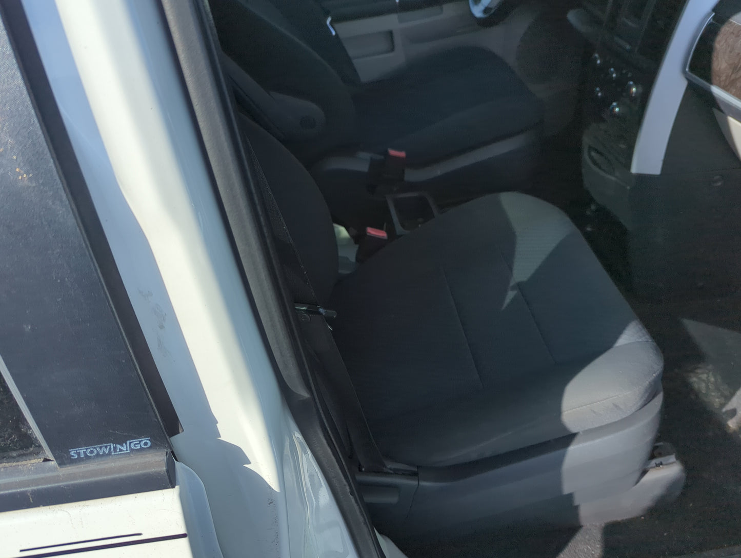 2008-2010 Dodge Grand Caravan Passenger Front Seat Oem 1359354 - Oemusedautoparts1.com