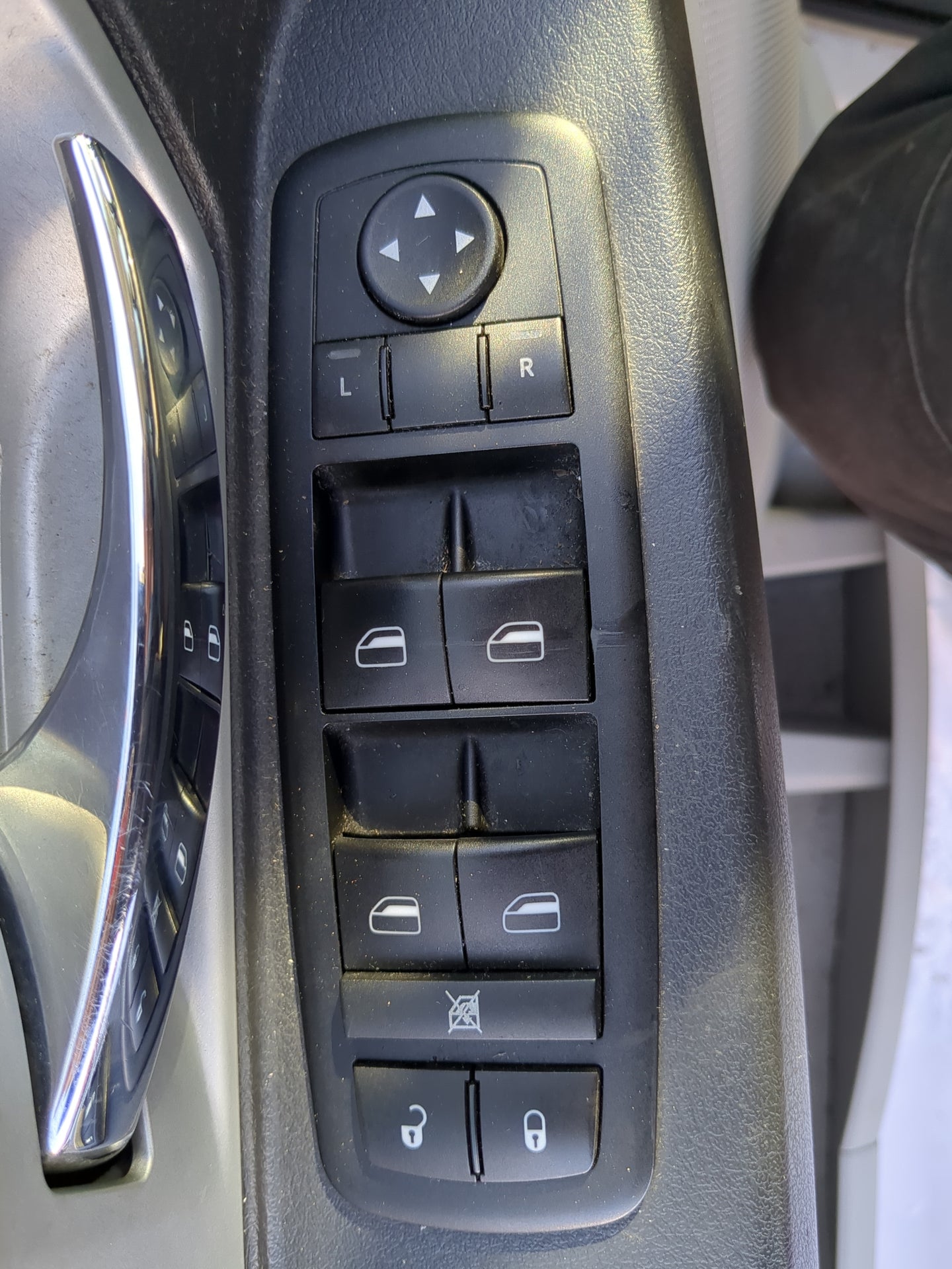 2008-2011 Dodge Grand Caravan Master Power Window Switch Replacement Driver Side Left Fits Fits 2008 2009 2010 2011 OEM Used