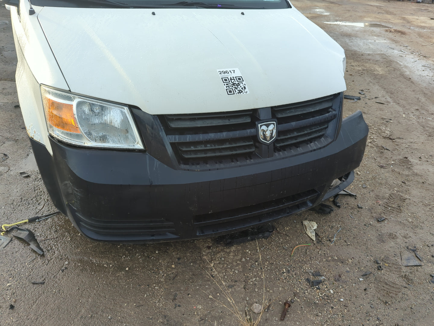 2008-2010 Dodge Grand Caravan Front Grille Bumper Not Included 1360906 - Oemusedautoparts1.com
