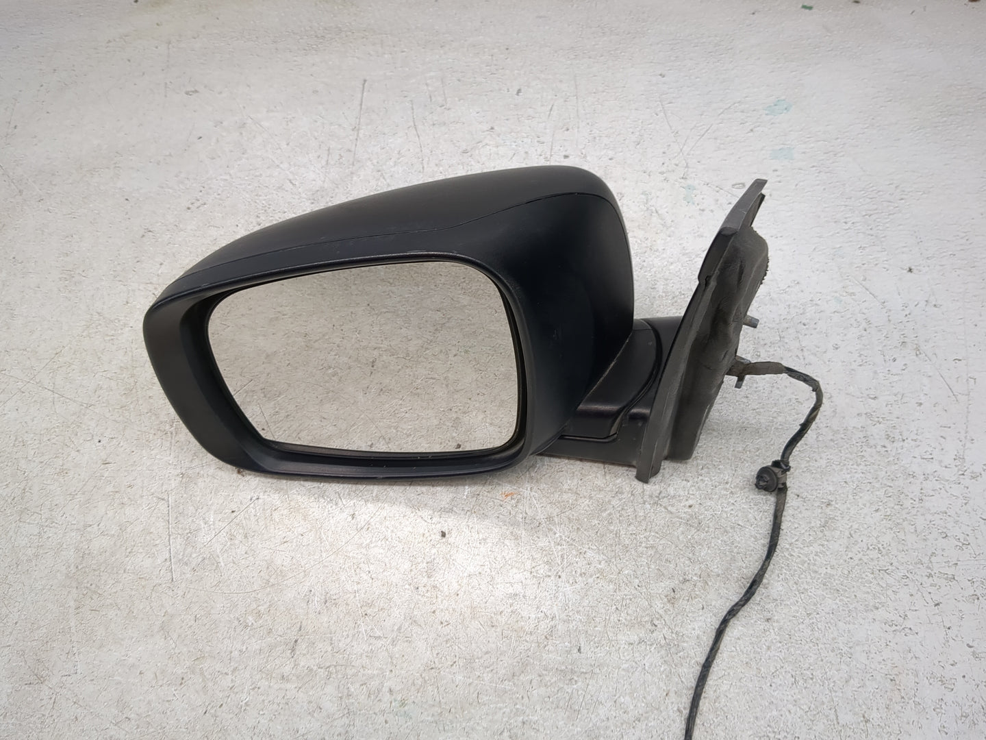 2008-2010 Dodge Grand Caravan Driver Left Side View Manual Door Mirror - Oemusedautoparts1.com