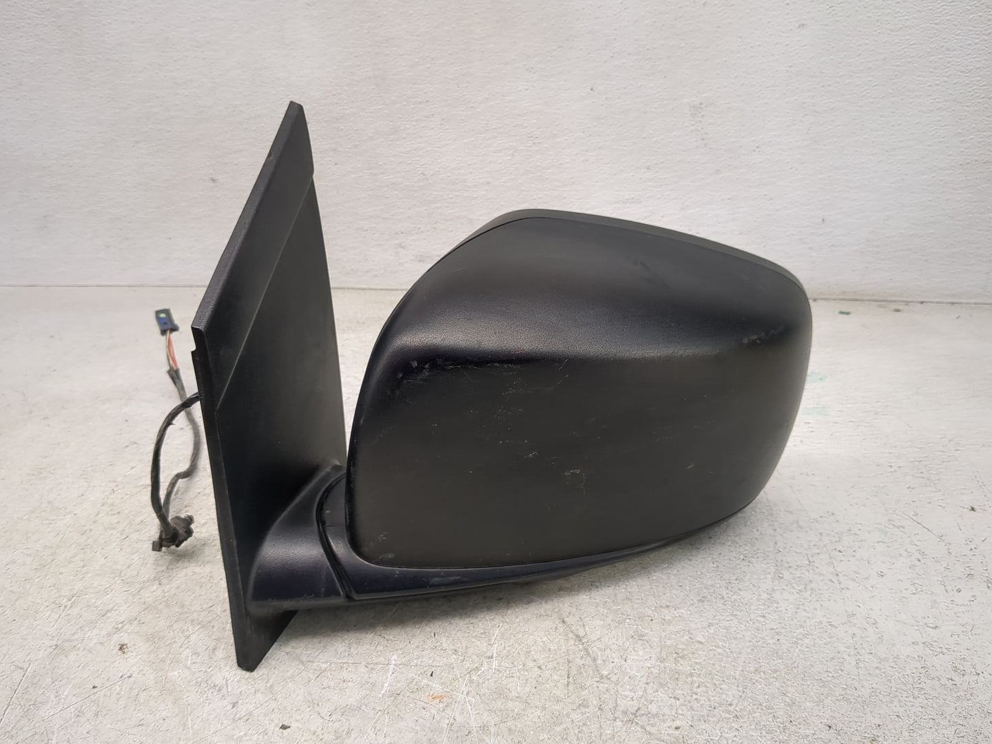 2008-2010 Dodge Grand Caravan Driver Left Side View Manual Door Mirror - Oemusedautoparts1.com