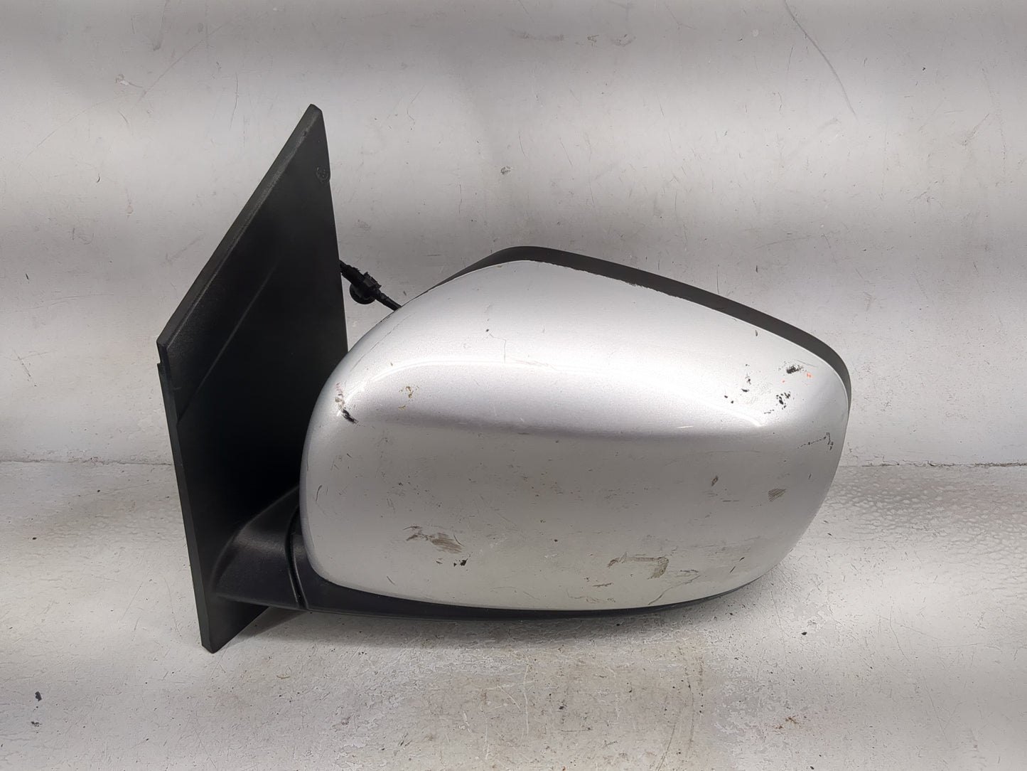 2008-2010 Dodge Grand Caravan Driver Side View Mirror - Left Door Mirror OEM Used - Oemusedautoparts1.com