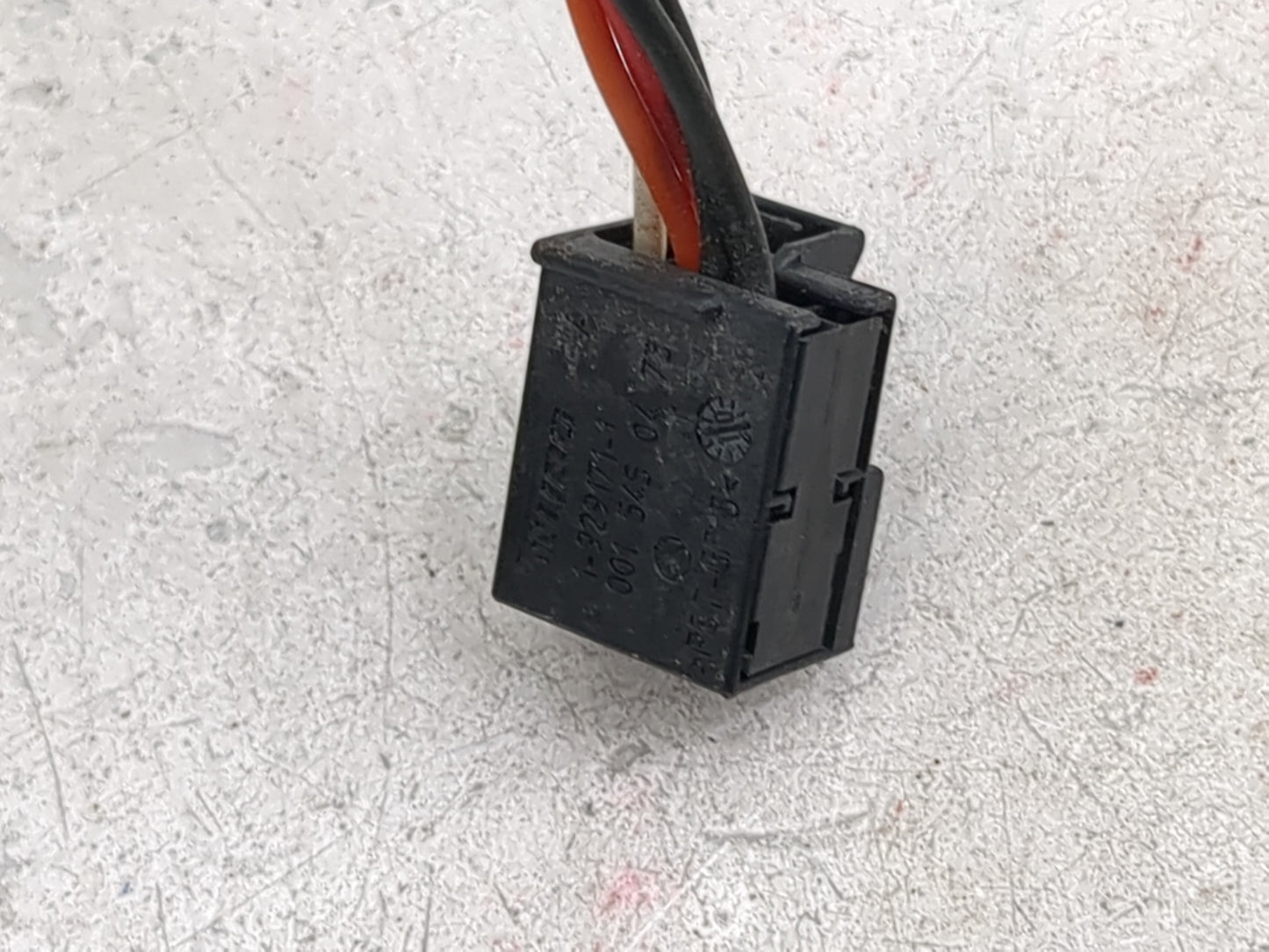 2008-2010 Dodge Grand Caravan Driver Side View Mirror - Left Door Mirror OEM Used - Oemusedautoparts1.com