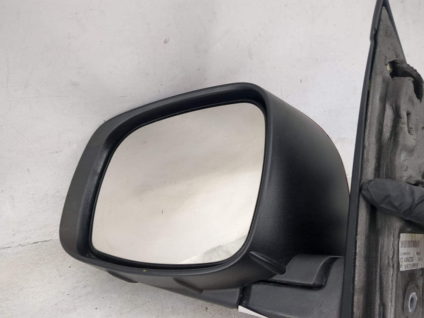 2008-2010 Dodge Grand Caravan Driver Side View Mirror - Left Door Mirror OEM Used - Oemusedautoparts1.com