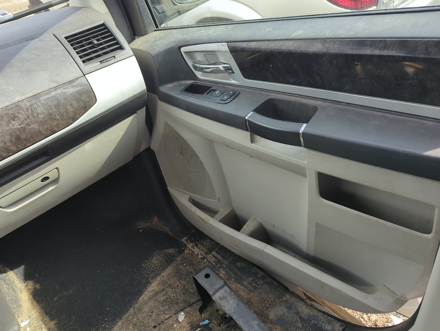 2010 Dodge Grand Caravan Front Right Passenger Interior Door Panel Trim 5011765 - Oemusedautoparts1.com