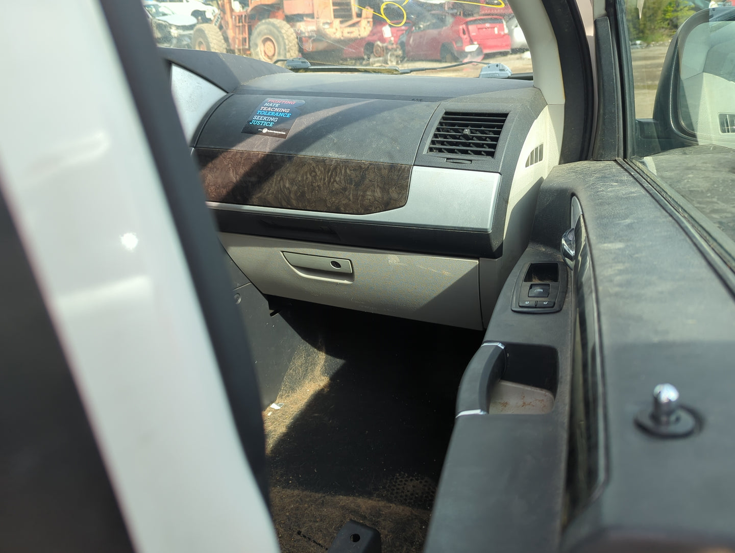 2010 Dodge Grand Caravan Passenger Glove Box Door Storage Compartment 5011788 - Oemusedautoparts1.com